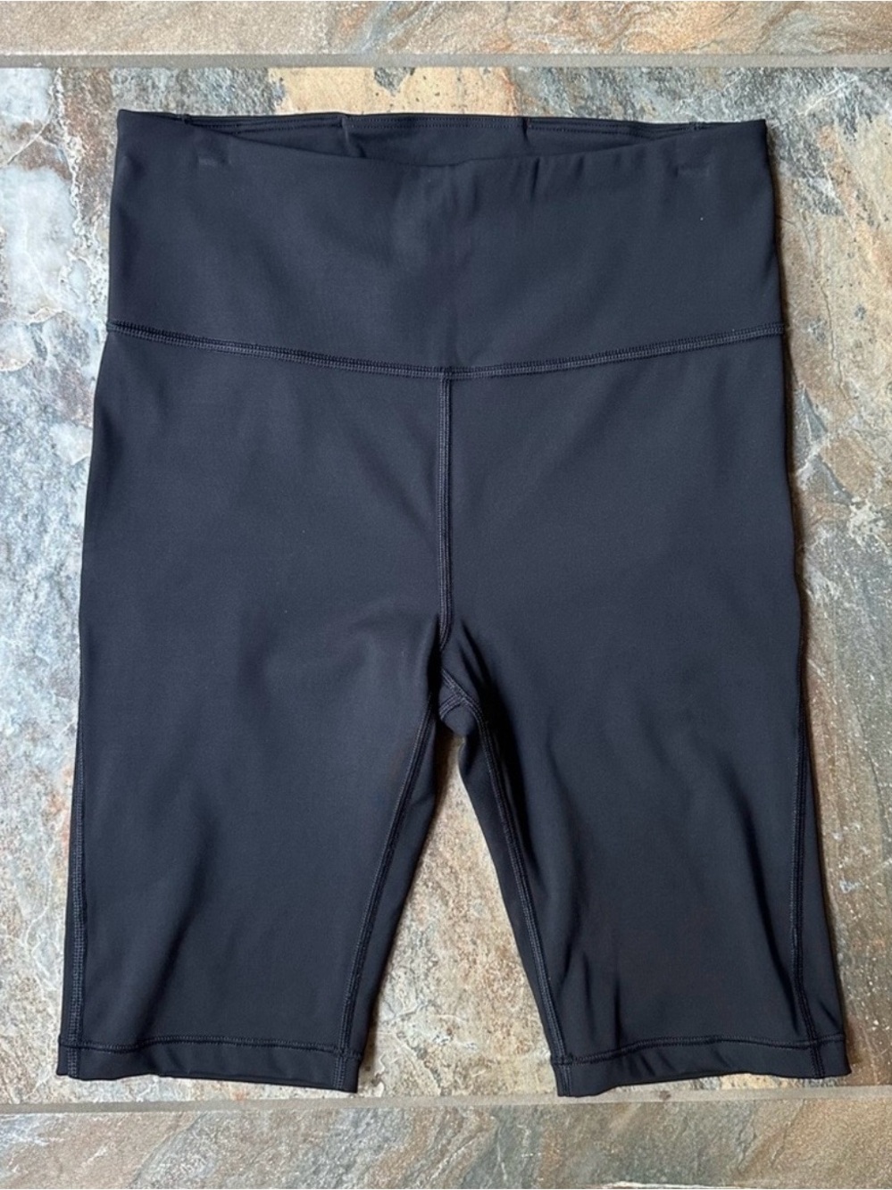 Athleta Ultimate Stash Pocket 9" Short Women’s Size XS Black